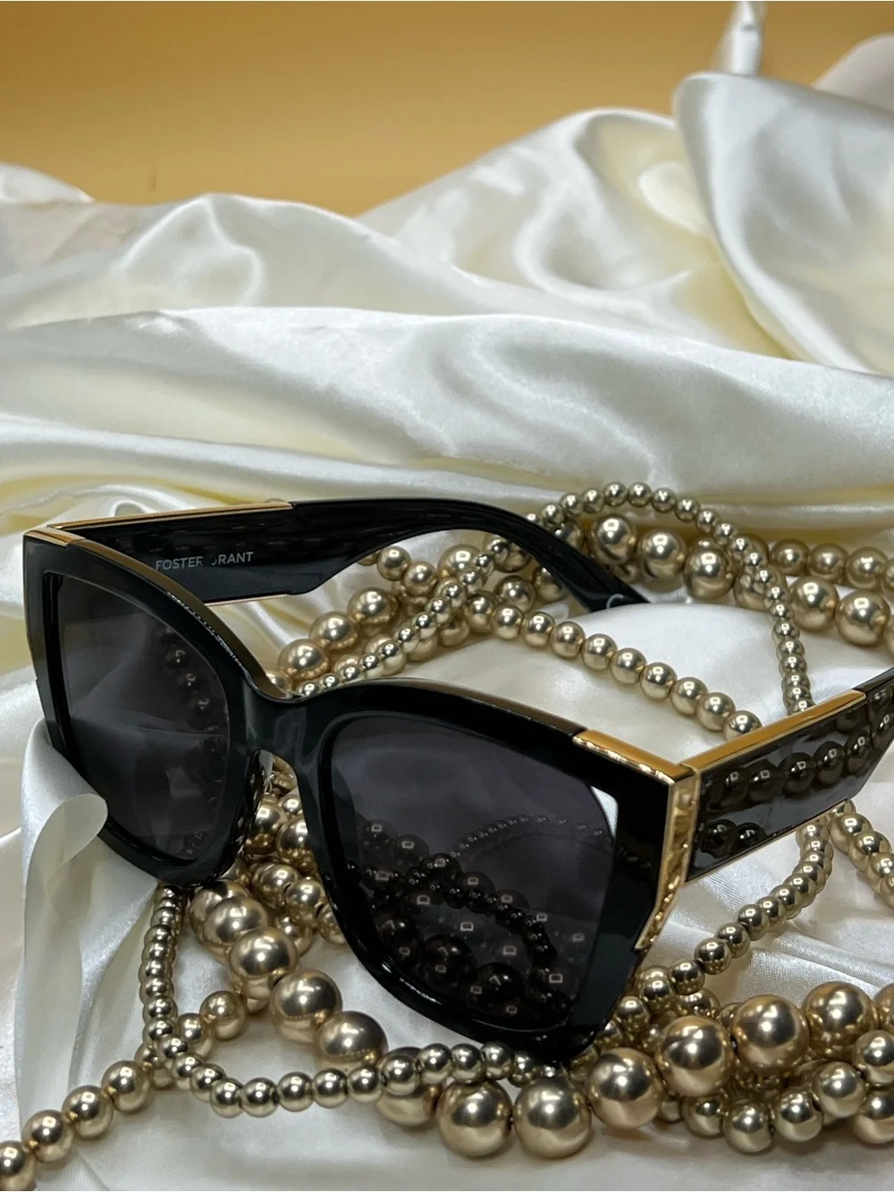 Foster Grant Glossy Black Cat-Eye Sunglasses with Dark Lenses
